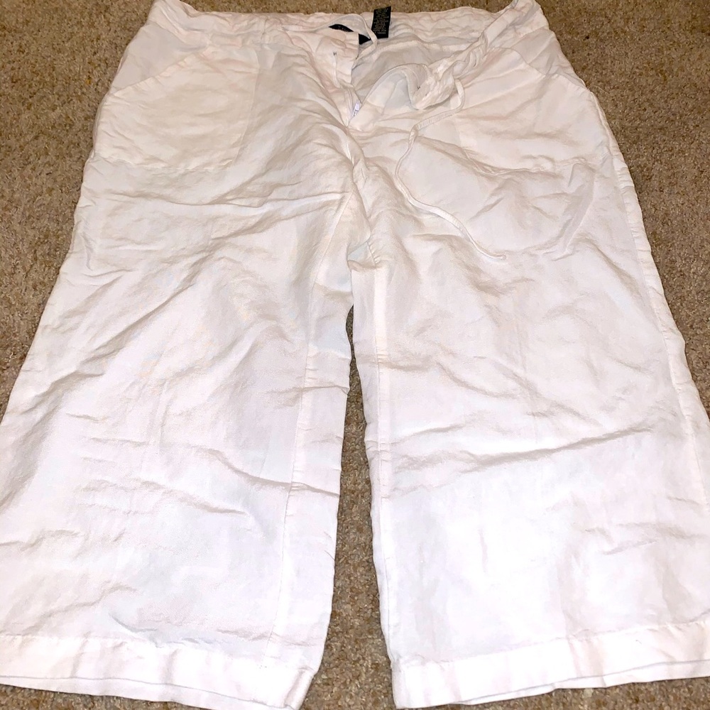 Women crop pants